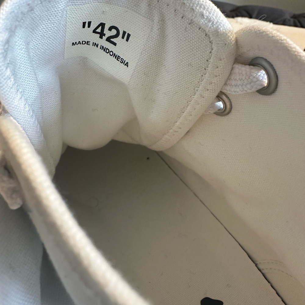 Off-White Red and White Sneakers - Picture 8 of 15